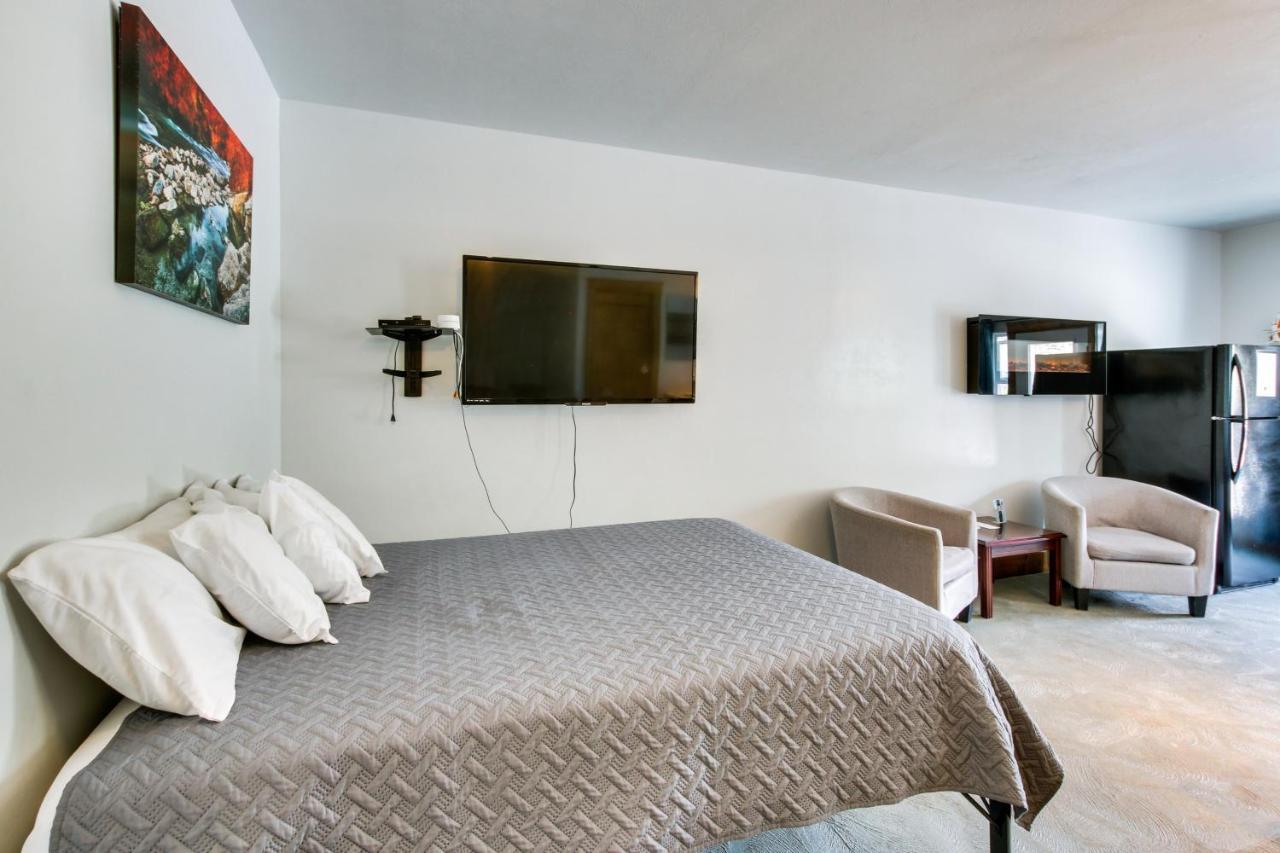 Central Lava Hot Springs Studio With Deck And Views! Εξωτερικό φωτογραφία
